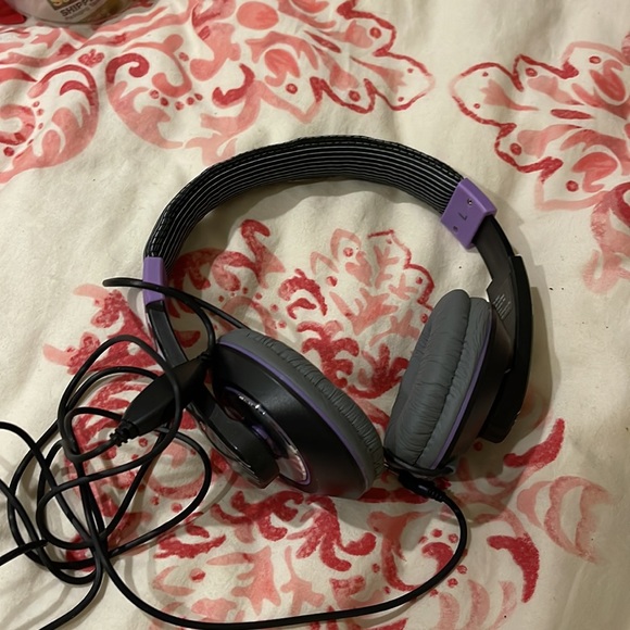 I home head phones - Picture 2 of 2